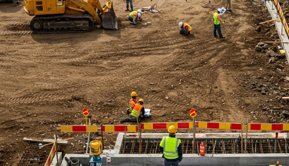 Excavator Site Preparation - تحضير المواقع بالحفارات